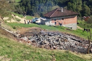 U požaru izgorjela štala, 500 bala sijena i 10 metara drva