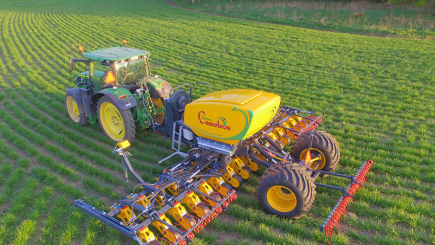 Cameleon može mijenjati oblik - koristi se za razne poljoprivredne operacije