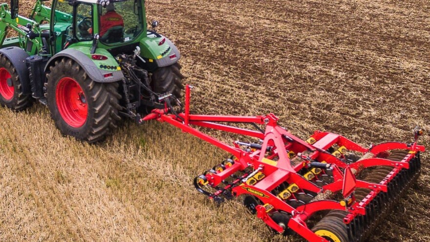 Vaderstad Carrier 300 - dubine rada 10 cm!