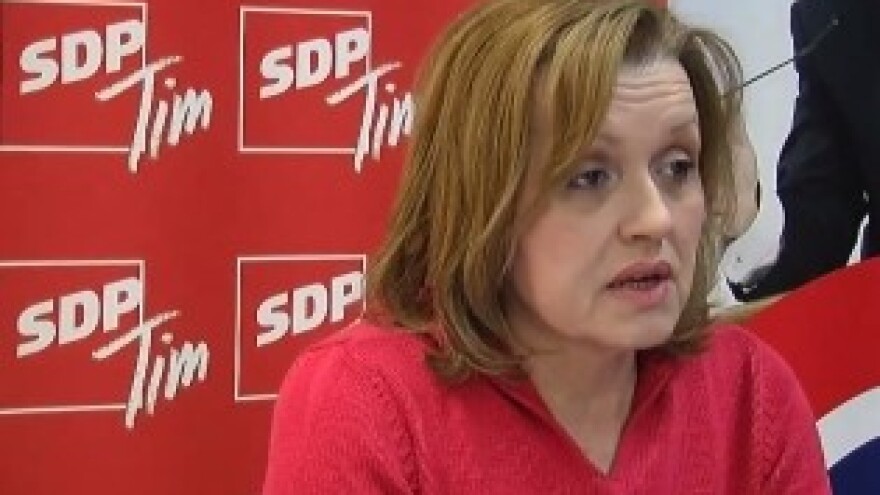 Ista politika, samo druga boja?