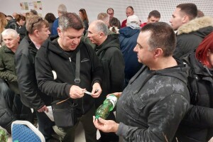 Cernik 2023: Ovo kao da je Božić - nikad veća razmjena starih sorti