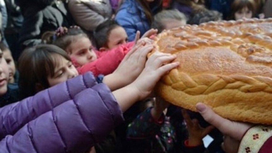 Tradicionalno lomljenje Božićne česnice
