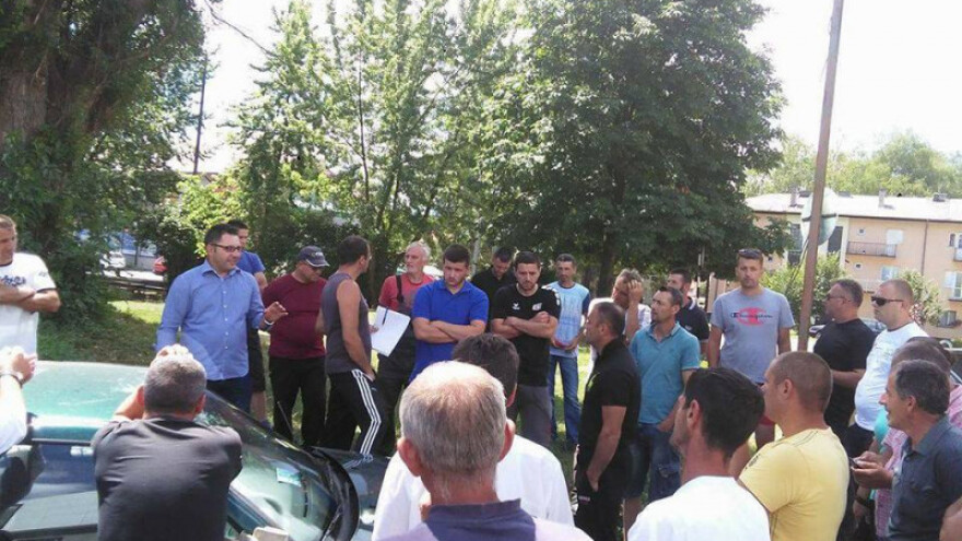 Malinari na  nogama, podržava ih i ministar Dedić