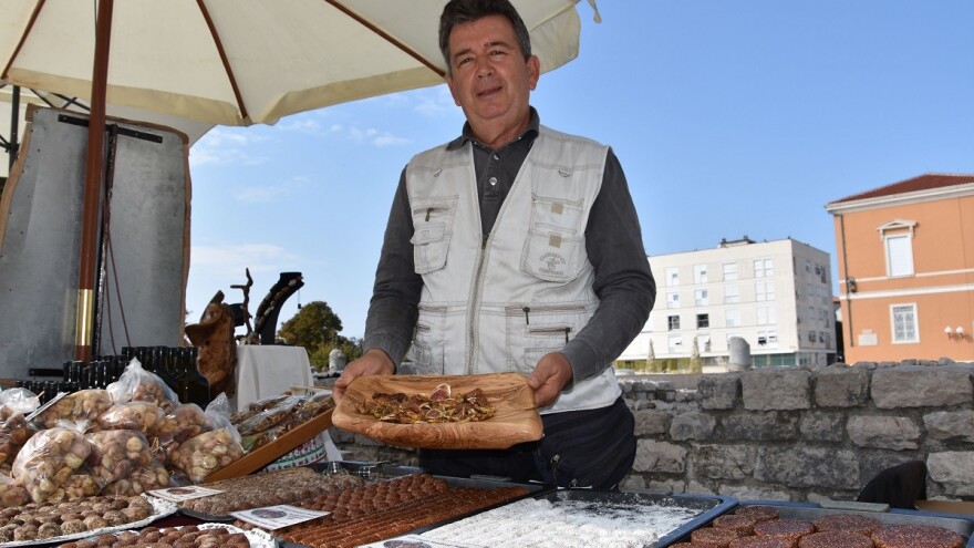 Od ideje do unosne prodaje: Eugen Novaković proizveo čips i kobasice od smokava!