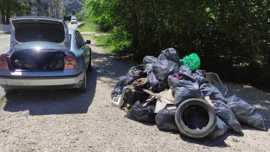 Može li bez toga? Ribiči iz kanjona Cetine ponovno izvukli tridesetak vreća smeća