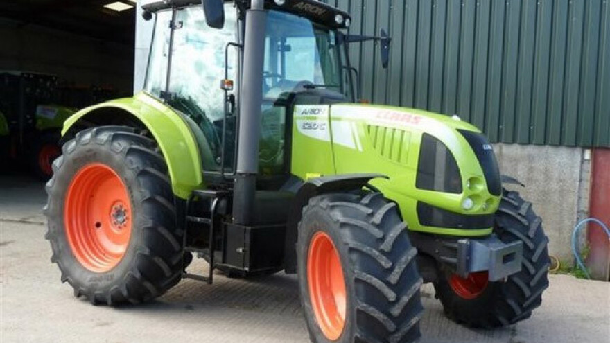 Traktor Claas ARION 600C