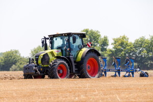 Claas Arion 630: Idealnih 165 konjskih snaga za gospodarstva od 100 do 300 hektara