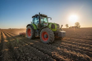 Claas Axos traktor - pravi prijatelj za svako godišnje doba