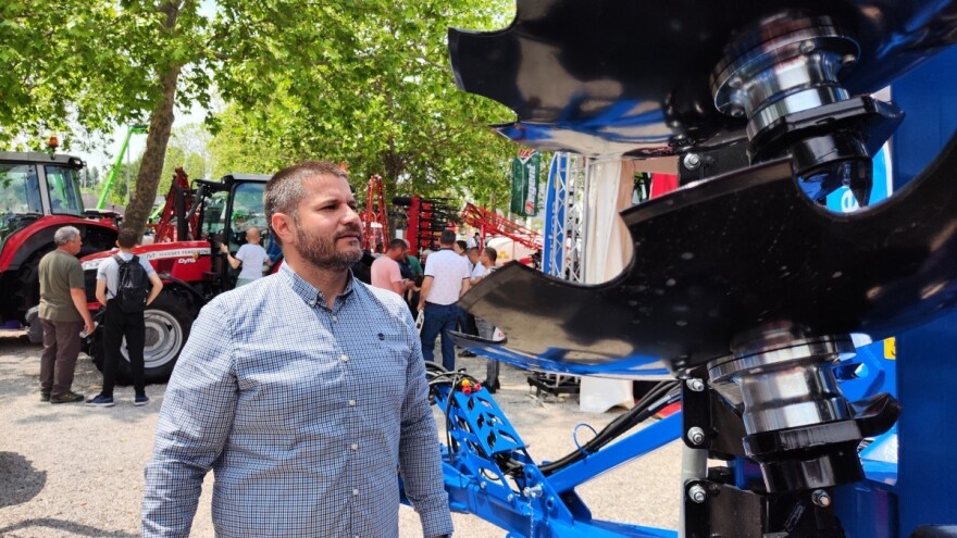 Dobio traktor preko IPARD-a, na Poljoprivrednom sajmu "bezecuje" novu mehanizaciju