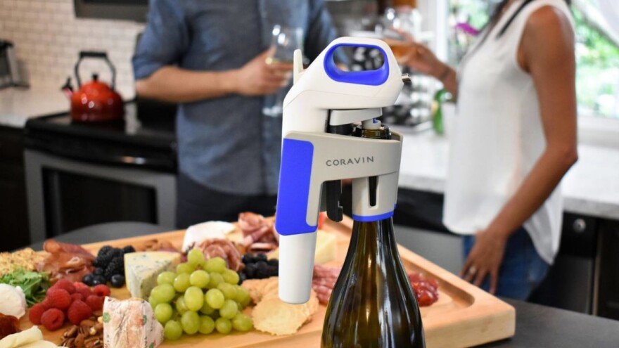 Coravin čuva vino od kiseljenja: Natočite vino iz boce bez vađenja čepa!