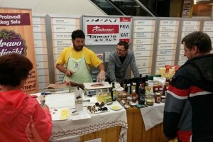 Proizvode bijeli - a prodaju crni domaći češnjak!