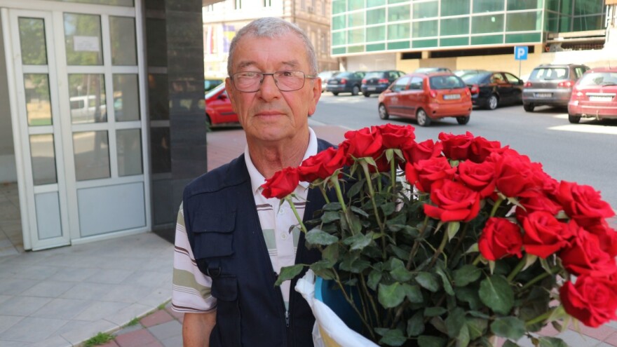 Bečka škola ili mudri trgovac - imanje napušta s buketom ruža, vraća se punih džepova