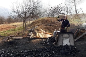 Nema dobrog roštilja bez ćumura, ali proizvođača je sve manje?