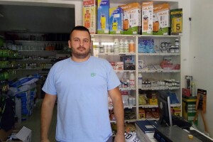 Igor Dabić krenuo skoro sa nule, a sada uspješno uzgaja vinovu lozu, proizvodi vino i rakiju i vlasnik je poljoprivredne apoteke