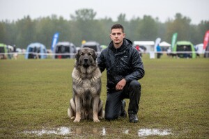 Damjan i njegova Boni - odana šarplaninka