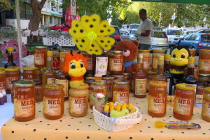 Prijedorski "Dani meda": Provjerili smo cijene bogate ponude pčelara