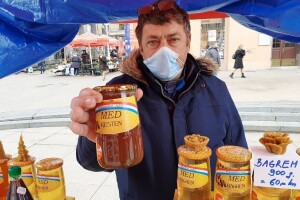 Pandemija povećala prodaju domaćeg meda u nikada lošijoj godini za pčelare