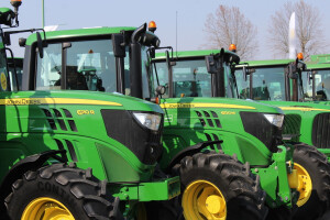 Unatoč velikoj potražnji za strojevima, John Deere smanjio prognozu zarade