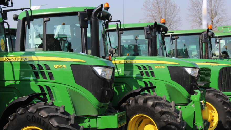 Unatoč velikoj potražnji za strojevima, John Deere smanjio prognozu zarade