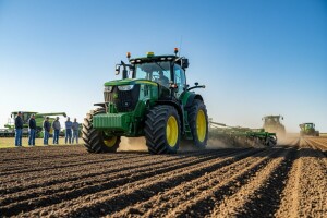 Dani polja 2013. i prezentacija John Deere mehanizacije