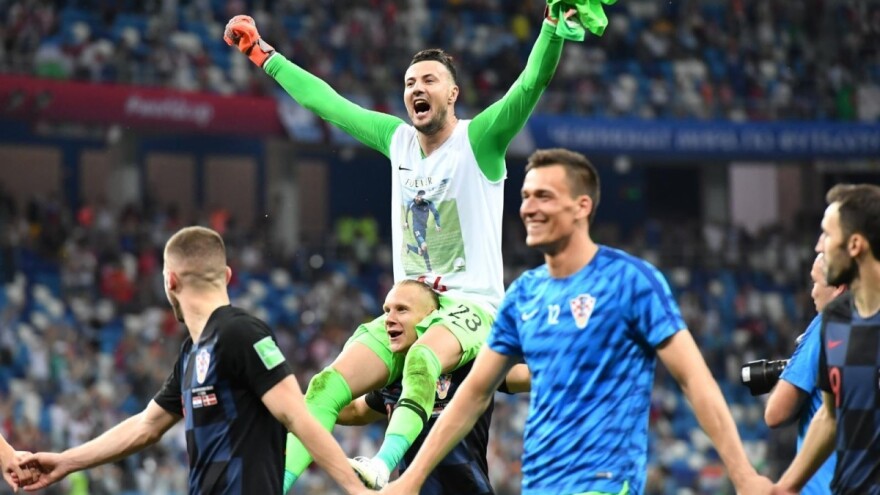 Sve je u korijenima, junak Hrvatske Danijel Subašić skromnost i upornost naslijedio od roditelja koji drže ovce, koke, uzgajaju voće i povrće