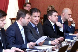 Dosta nam je Superhika - vrijeme je za Robin Hooda!