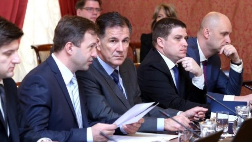 Dosta nam je Superhika - vrijeme je za Robin Hooda!