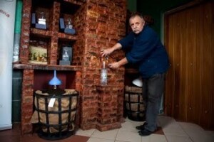 Umjesto novca - u trezorima rakija!