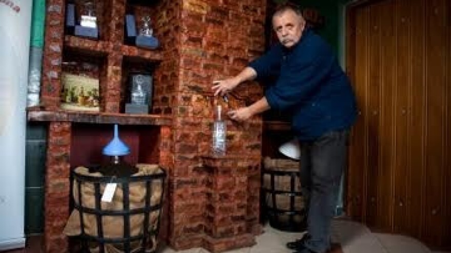 Umjesto novca - u trezorima rakija!