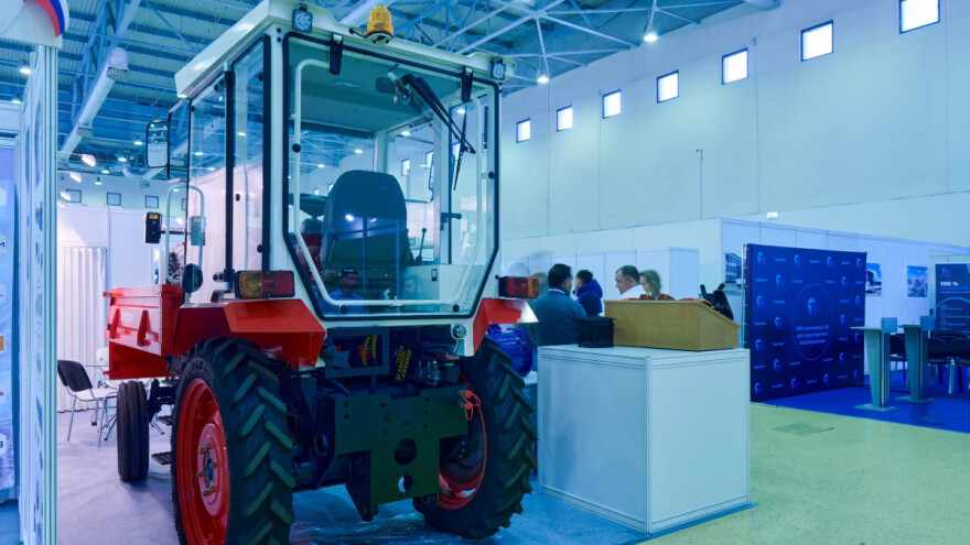 U Moskvi predstavljen prvi ruski električni traktor