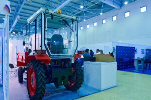 U Moskvi predstavljen prvi ruski električni traktor