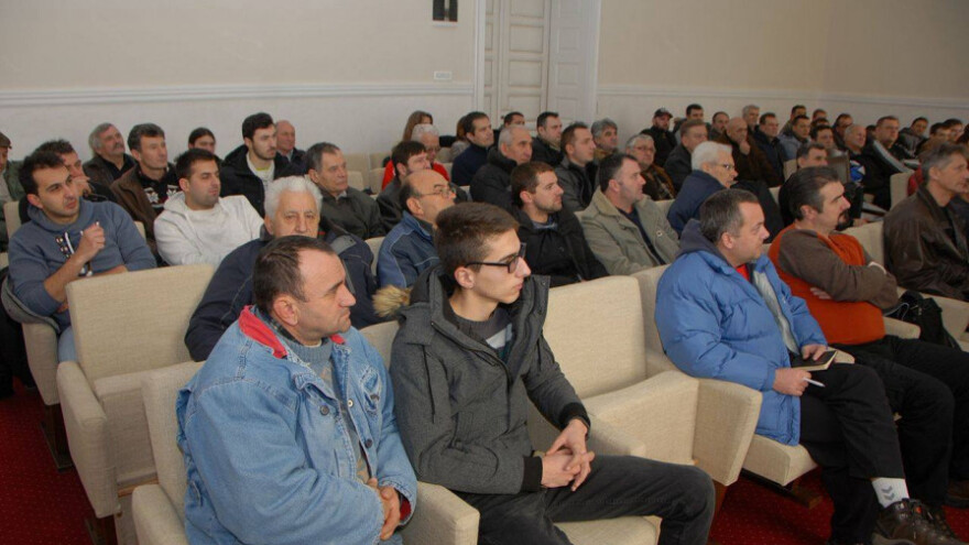 Održan debatni klub mlavskih pčelara