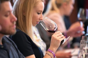 Otvorene prijave za najveće svjetsko vinsko natjecanje - 18. Decanter World Wine Awards