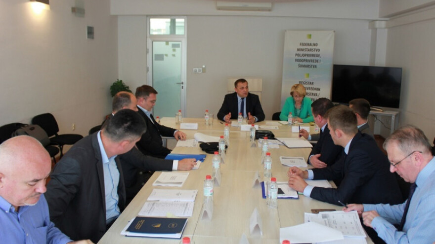 Mraz pokosio jagodičasto i bobičasto voće