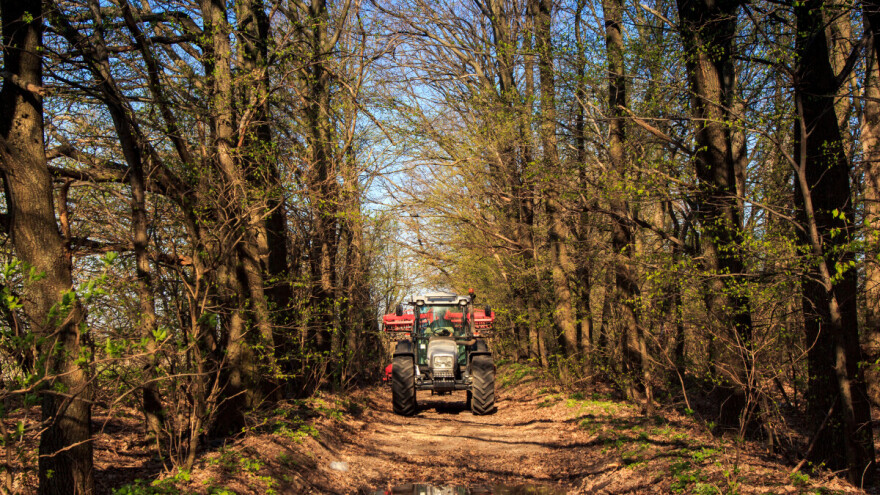 Prevrnuo se traktor kod Prokuplja, dve osobe poginule