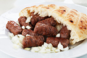 Tursko, a naše: Ćevapi iz BiH na listi najboljih tradicionalnih jela u 2022.