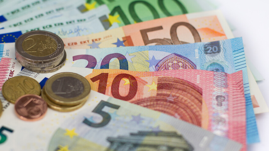 Provjerite račune, započela je isplata predujma