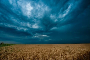 Narandžasti meteo alarm u većem delu zemlje - opasnost od oluja i grada