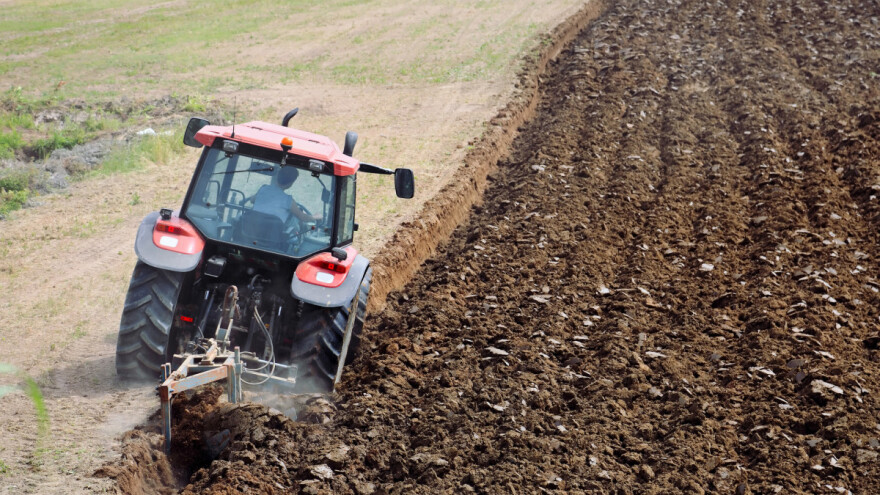 Besplatno uzorali 50 duluma prijatelju prikovanom uz krevet