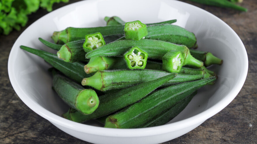 A jeste punili kad bamiju, pita me komšinica u bašči