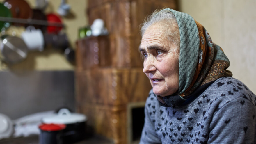 "Što je moda, nositi se mora, a 'leba kako bilo" - govorila je moja baba, a tvoja?