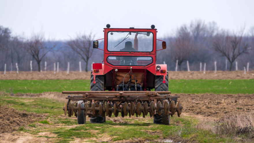 Ostao bez dva traktora, ukrali mu ih tijekom noći