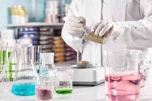 Kad farmaceutkinja uzme stvar u svoje ruke, nastaje čudotvorna i lekovita kozmetika
