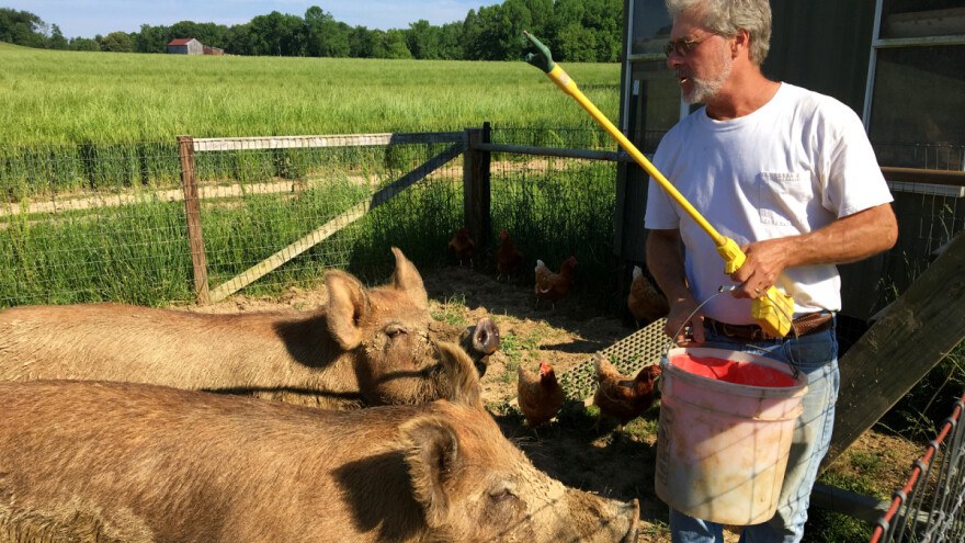 EU poverenik za poljoprivredu tvitovima se zamerio farmerima? Koga on štiti?