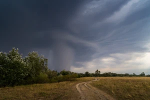 Dolazi novo nevreme - veliki grad i razorni vetar