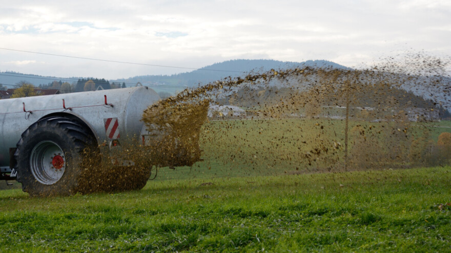 Pao u nesvijest zbog gnojnice, zbog isparavanja uginuo i velik broj životinja