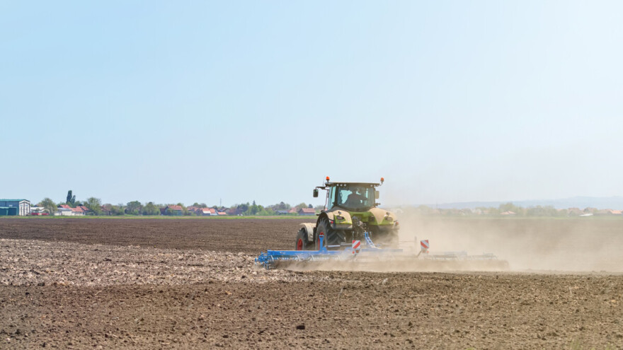 Anketa: Što vam je bitno kod kupnje novog traktora?