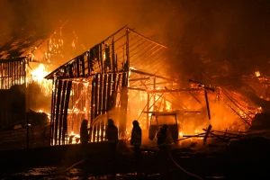 U požaru u čačanskom naselju izgorelo pet krava