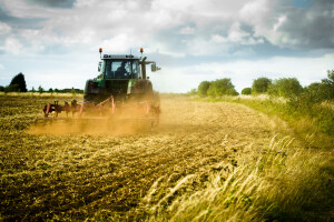 Uplatio predujam za traktor i postao žrtva prijevare, ne samo te