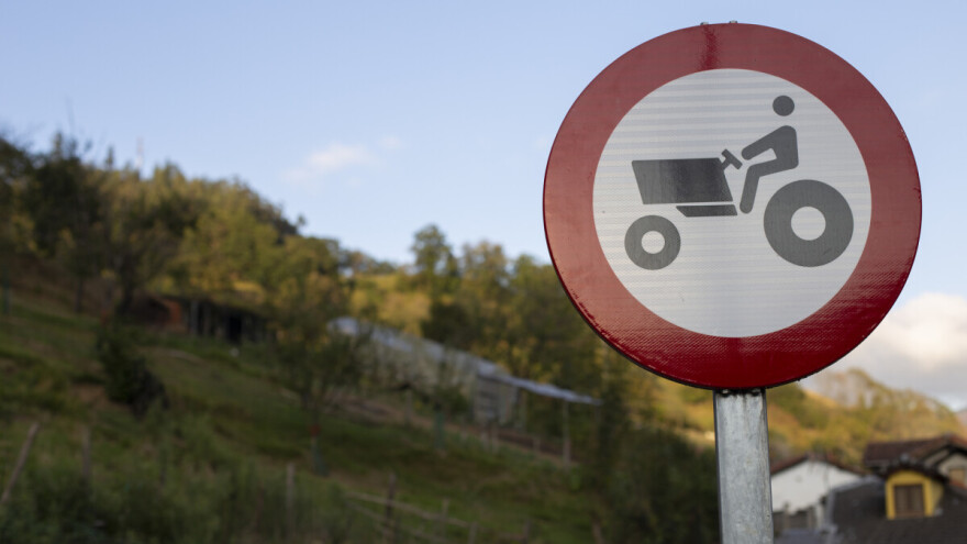 Pijan vozio pijanijeg, pijaniji pao s traktora, zajedno imali 6,5 promila alkohola u krvi